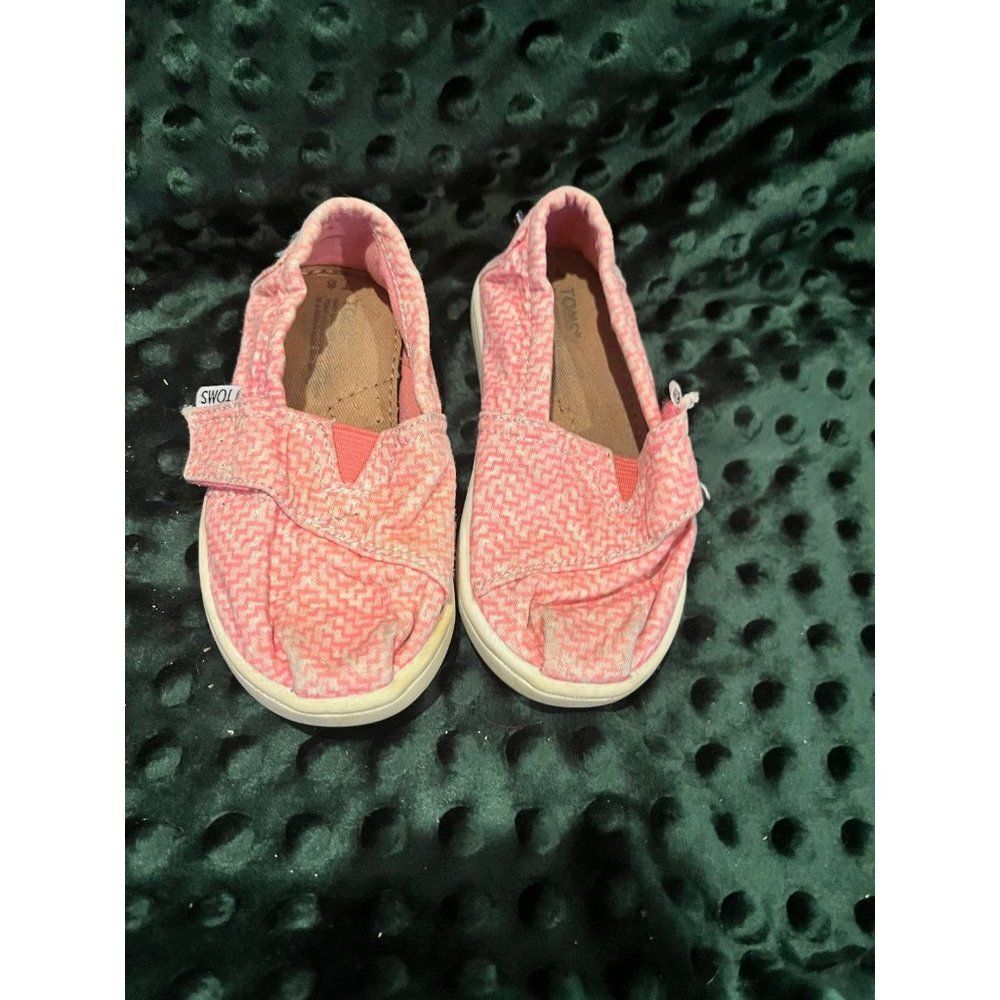 Toms toddler little girl size 6 6c pink shoes